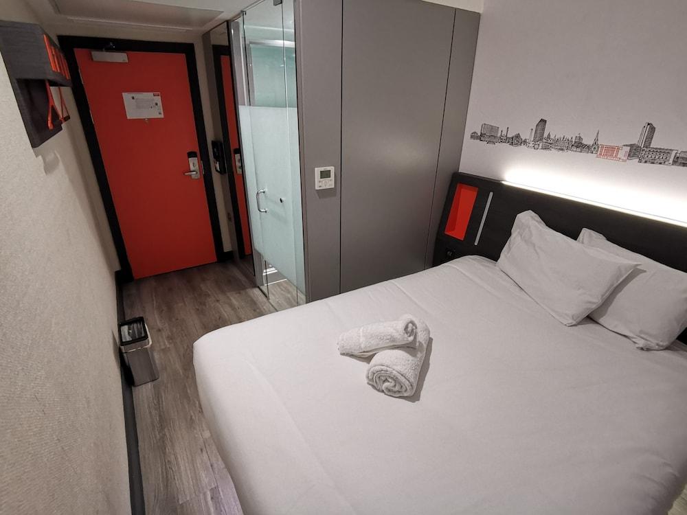 Easyhotel Sheffield Exteriör bild